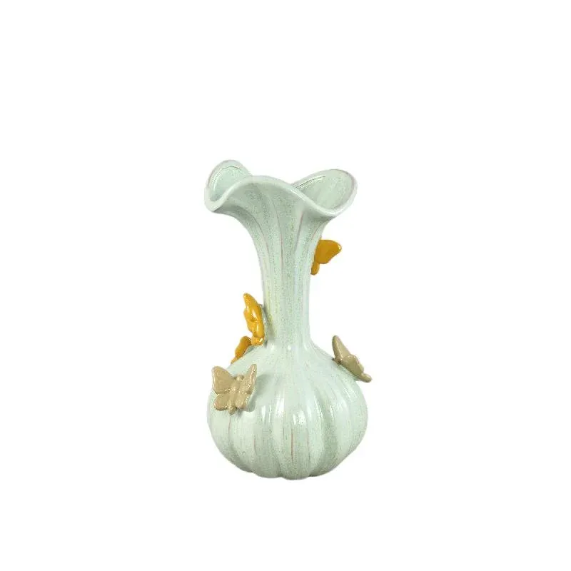 Vase – Keramikmaterial, Fließendes Design, Schmetterlingsdetail, Grüne Farbe, M – Tamarae | PTMD