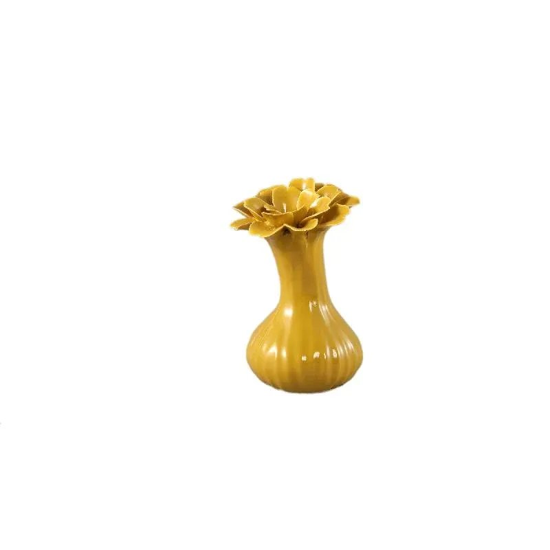 Vase – Blumenform Design, Keramik Material, Gelbe Farbe, S – Dolores | PTMD