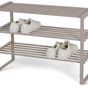 Flurregal Schuhregal REX SR 2 in Silky Taupe mit drei horizontalen Latten-Ablagen in Gesamtansicht.