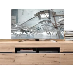 Lowboard MEMPHIS Artisan Eiche Graphit Nachbildung in Gesamtansicht mit TV, offenen Fächern und geschlossenen Türen.
