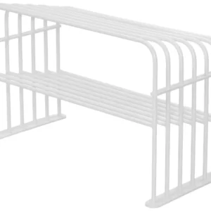 Spinder GRID 70 Schuhregal in Weiß mit geschwungenen Seitenelementen und horizontalen Ablageflaechen, Gesamtansicht.
