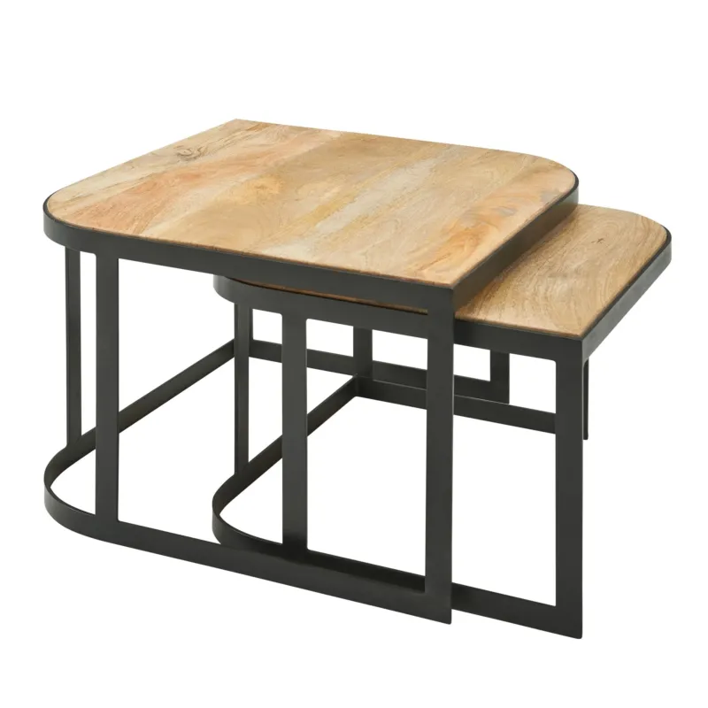 Couchtisch Set 2-teilig Mango Massivholz mit schwarzen Metallbeinen, verschachtelter Beistelltisch in Gesamtansicht.