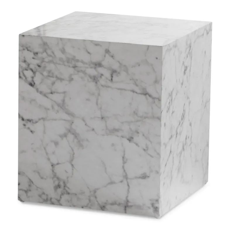 Couchtisch MONOBLOC 40x40x45cm Weiß Hochglanz mit grau-weiß melierter Marmoroptik in Gesamtansicht.