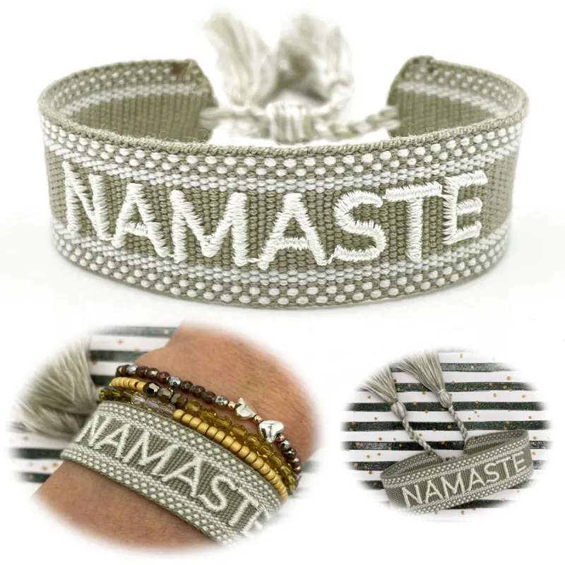 KI-generiertes Bild Canvas Statement Armband Namaste Grün Grau Quasten besticktes Webarmband
