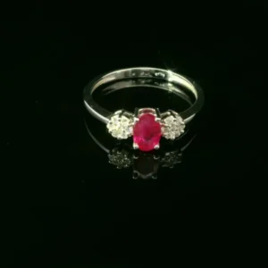 Zeitlose Eleganz in Weissgold – Ring mit Diamanten und Saphiren - EKC 3/11.21